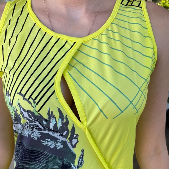 New Save the Queen summer dress Medium abstract pattern yellow great - Picture 7 of 9